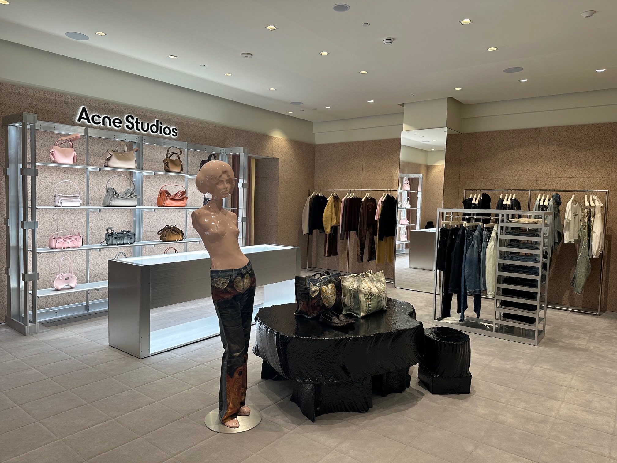 Acne Studios Pop-Up